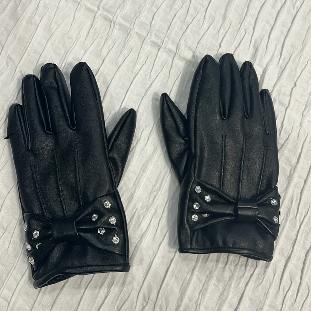 N/A gloves girls